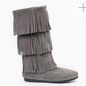 Minnetonka fringe boots perfect condition